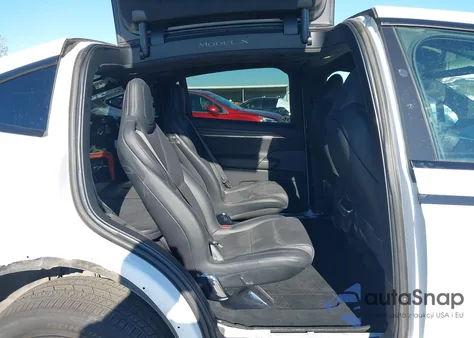 2022 Tesla Model X Dual Motor All-Wheel Drive z USA, uszkodzony, nr VIN 7SAXCBE58NF343818